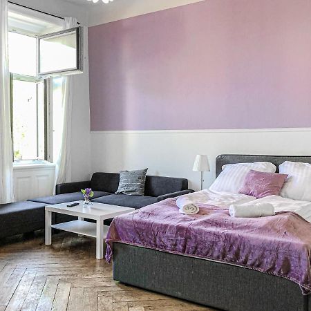 Commodious 2Br Apt. Near Akh-Perfect For Groups فيينا المظهر الخارجي الصورة
