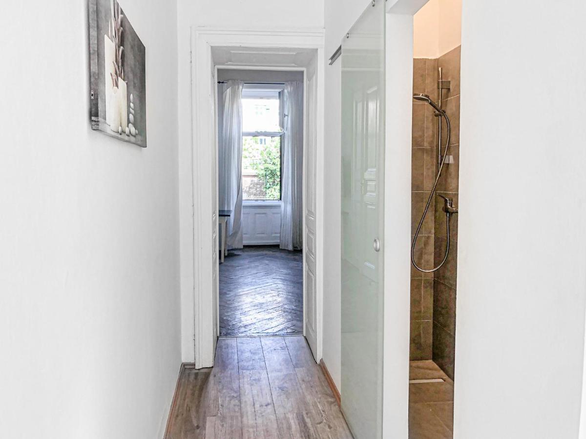 Commodious 2Br Apt. Near Akh-Perfect For Groups فيينا المظهر الخارجي الصورة