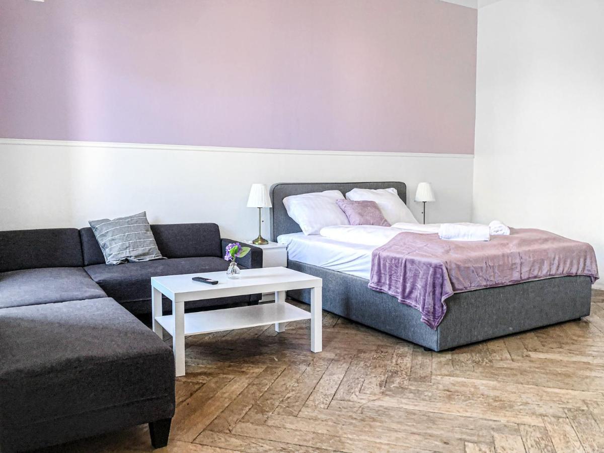 Commodious 2Br Apt. Near Akh-Perfect For Groups فيينا المظهر الخارجي الصورة