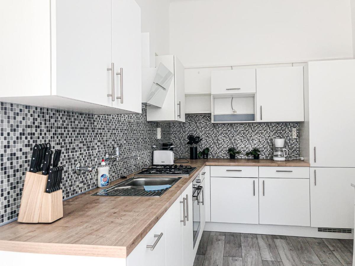 Commodious 2Br Apt. Near Akh-Perfect For Groups فيينا المظهر الخارجي الصورة